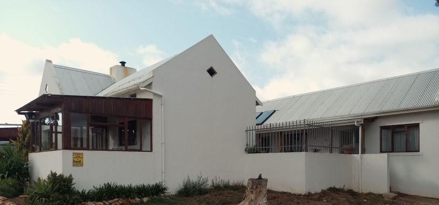 4 Bedroom Property for Sale in Uniondale Western Cape